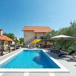 House Vesna With Pool *