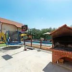 House Vesna With Pool
