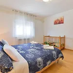 House Vesna With Pool
