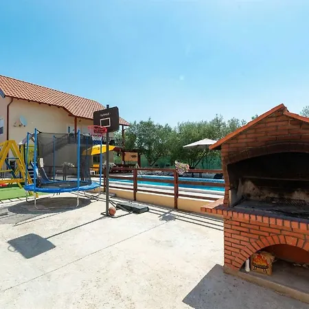 House Vesna With Pool