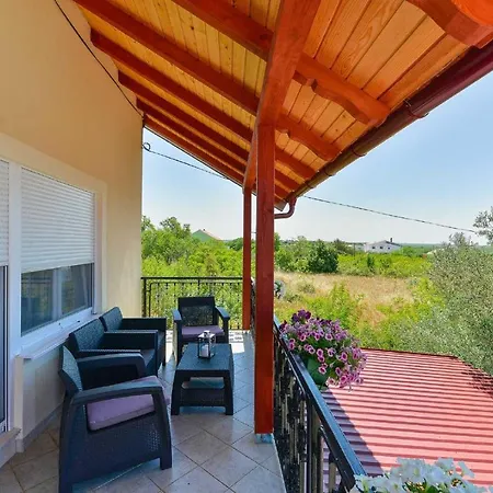 House Vesna With Pool *