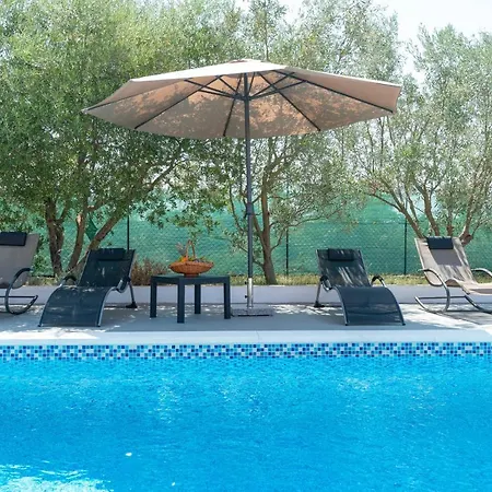 House Vesna With Pool Vakantiehuis Suhovare