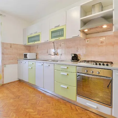 House Vesna With Pool Vakantiehuis Suhovare