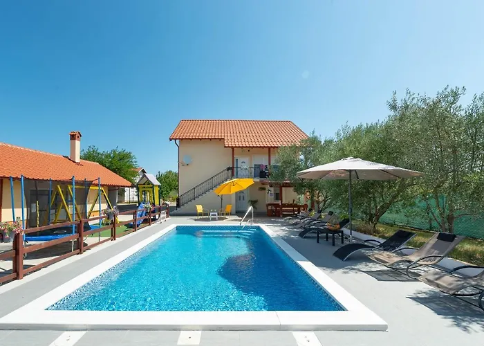 House Vesna With Pool *